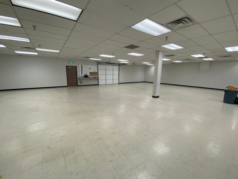More Photos Of 2400 Industrial Ln, Broomfield Showroom For Lease