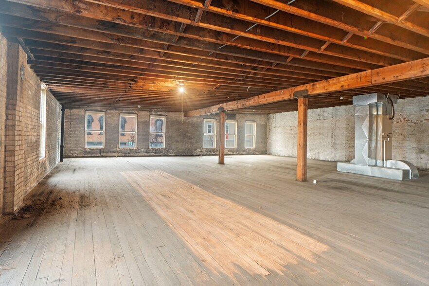 More Photos Of 132 W Pearl St, Jackson Storefront For Sale