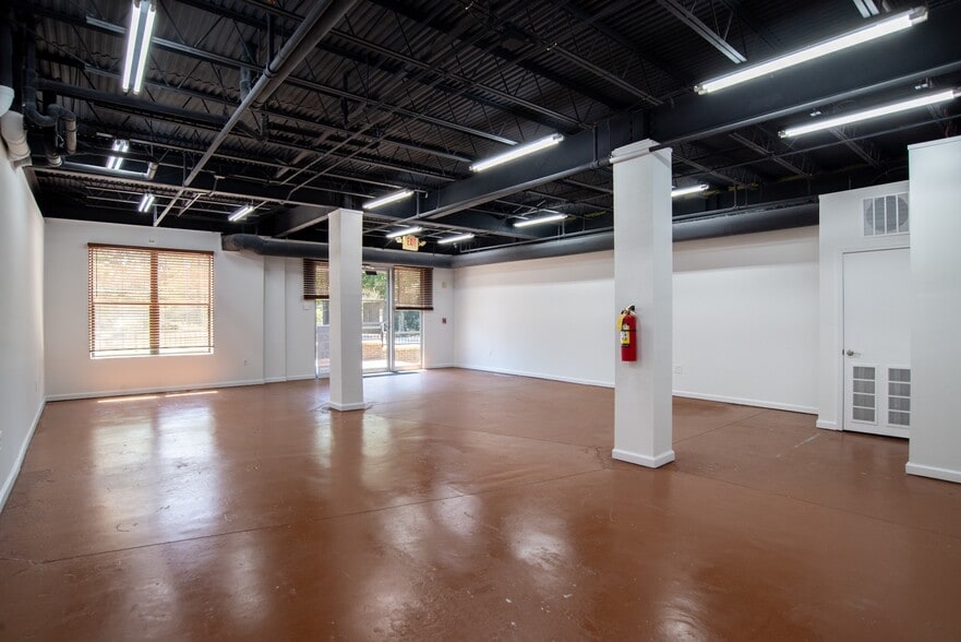 More Photos Of 5300 Peachtree Rd, Chamblee Apartments For Lease