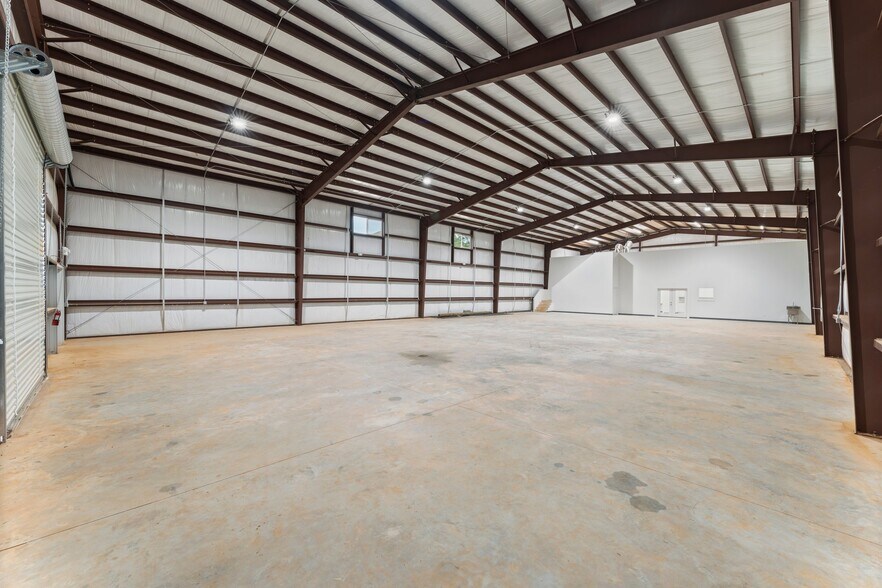 More Photos Of 810 Honea Egypt Rd., Magnolia Flex For Sale