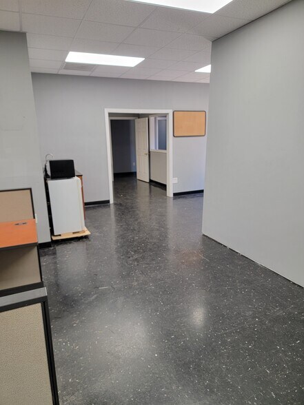 More Photos Of 101 Camp Creek Industrial Pky, Cornelia Flex For Lease