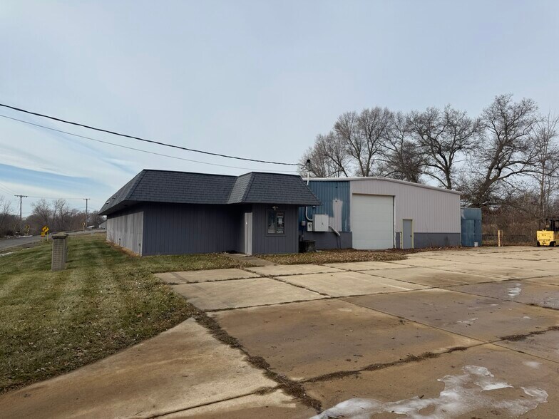 More Photos Of 5012 Page Ave, Jackson Warehouse For Lease