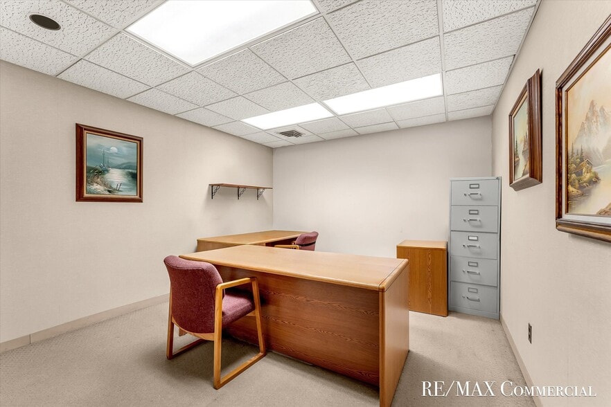 More Photos Of 758 Burton St SE, Grand Rapids Office For Sale