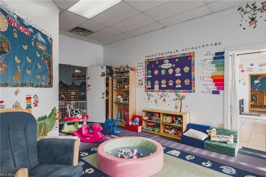 More Photos Of 1800 Grand Central Ave, Vienna Office For Sale