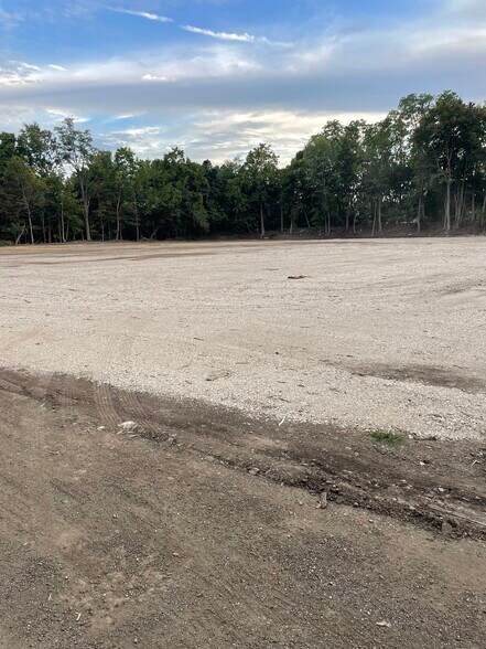 More Photos Of 113-114 Whitehead Ave, South River Land For Lease