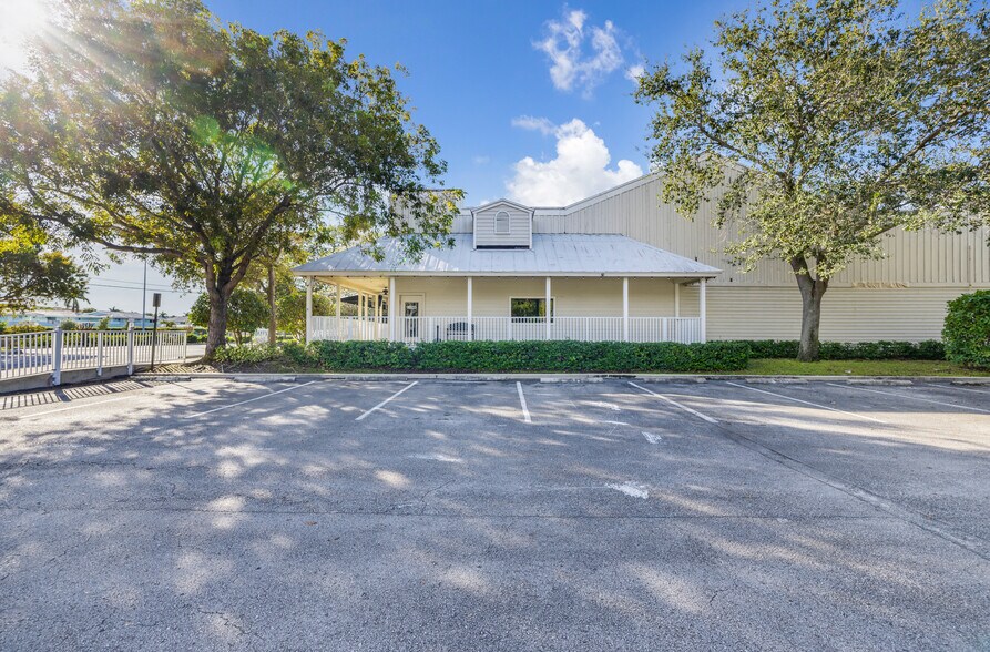 More Photos Of 401 N Federal Hwy, Deerfield Beach Restaurant For Lease