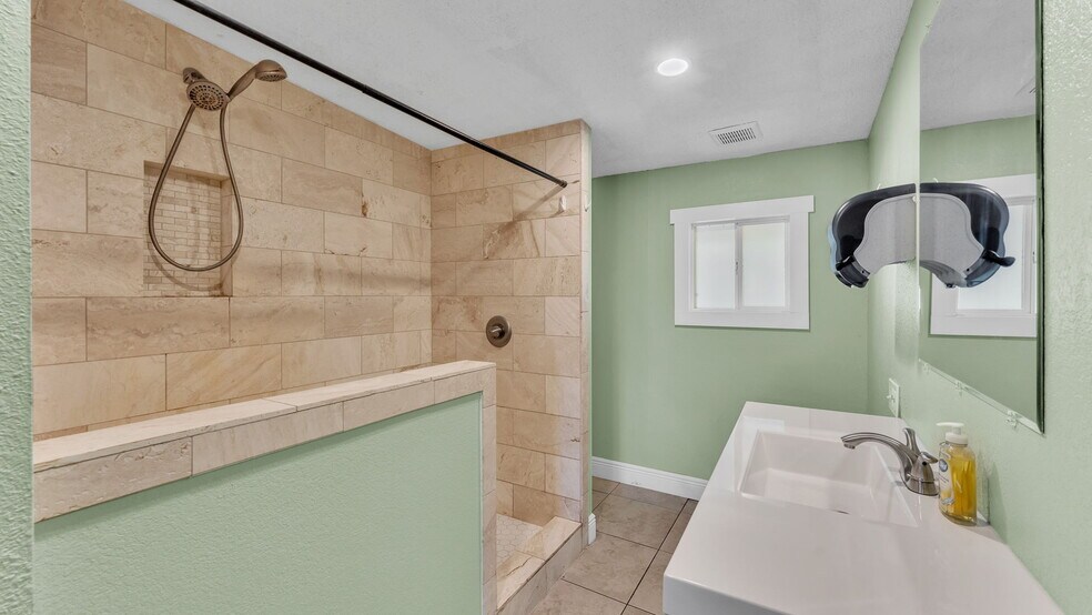 More Photos Of 705 Jerry Smith Rd, Dover Light Manufacturing For Sale