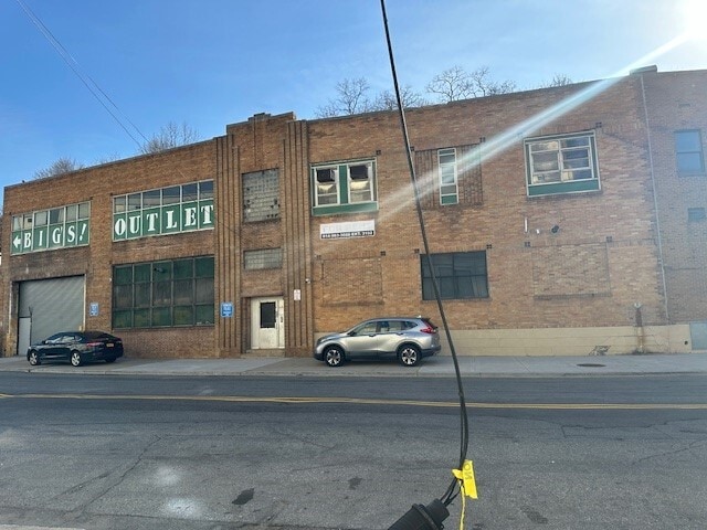 More Photos Of 160 Saw Mill River Rd, Yonkers Manufacturing For Lease