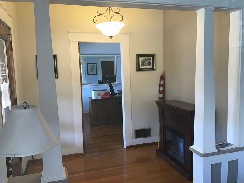 More Photos Of 615 SW Court Ave, Pendleton Office Residential For Sale