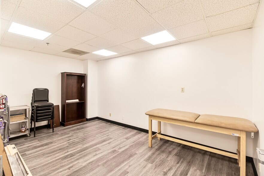 More Photos Of 9041 Magnolia Ave, Riverside Medical For Sale