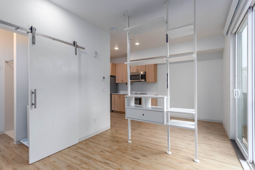 More Photos Of 3046 17th Ave W, Seattle Apartments For Lease