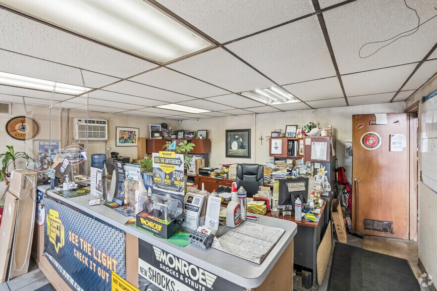 More Photos Of 49-59 North St, Park Forest Service For Sale