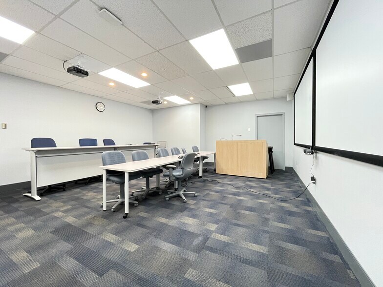 More Photos Of 2511 NW 41st St, Gainesville Office For Sale