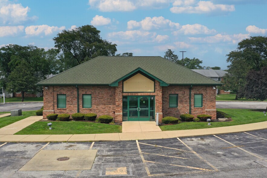 More Photos Of 2 Main St, Park Forest Bank For Lease