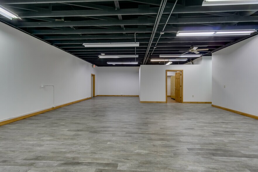 More Photos Of 2734-2751 London Rd, Eau Claire Storefront Retail Office For Sale