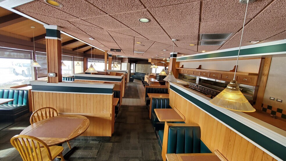 More Photos Of 331 W Ironwood Dr, Coeur d'Alene Restaurant For Lease