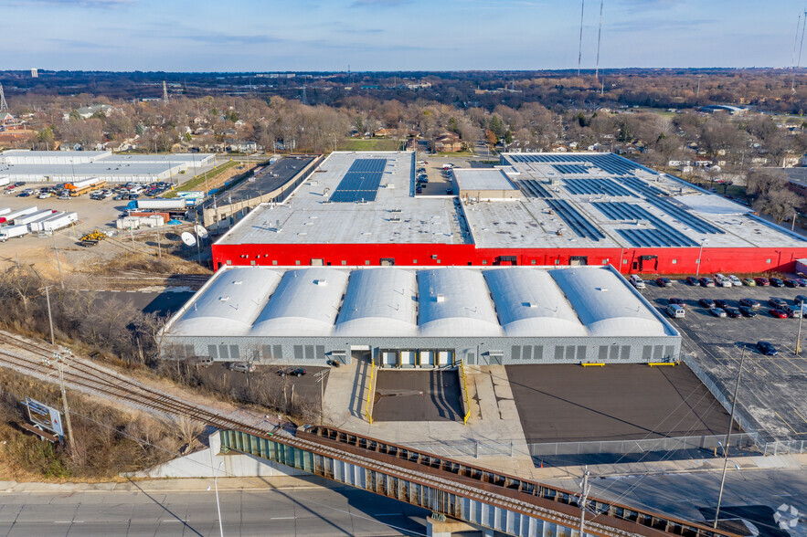 Primary Photo Of 5400 N Teutonia Ave, Milwaukee Warehouse For Lease