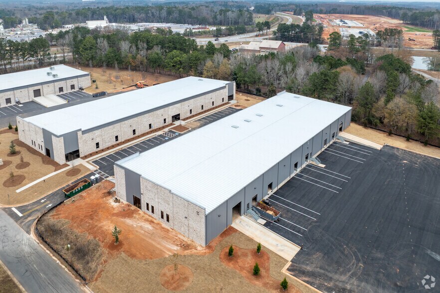 More Photos Of 1400 Senoia Rd, Tyrone Warehouse For Lease