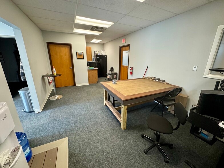 More Photos Of 2858 Agriculture Dr, Madison Warehouse For Lease