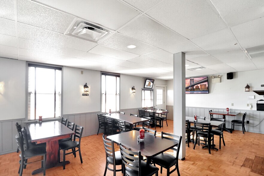 More Photos Of 7646 Lancaster Ave, Myerstown Restaurant For Sale