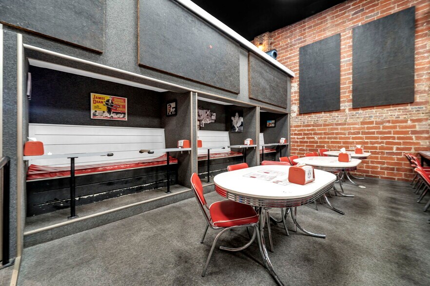 More Photos Of 174 Miracle Strip Pky SE, Fort Walton Beach Storefront For Lease