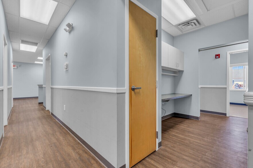 More Photos Of 508 Lakehurst Rd, Toms River Medical For Sale