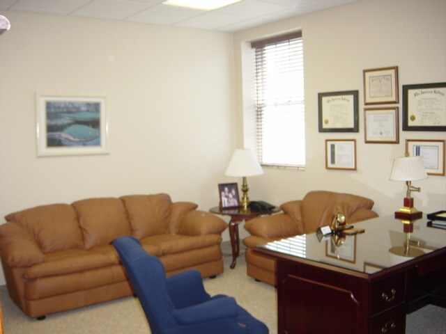 More Photos Of 151 W Washington Ave, Washington Office For Lease