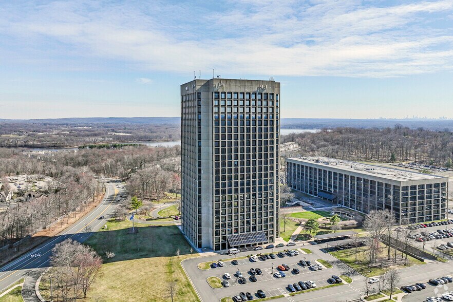 More Photos Of 1 Blue Hill Plz, Pearl River Office For Lease