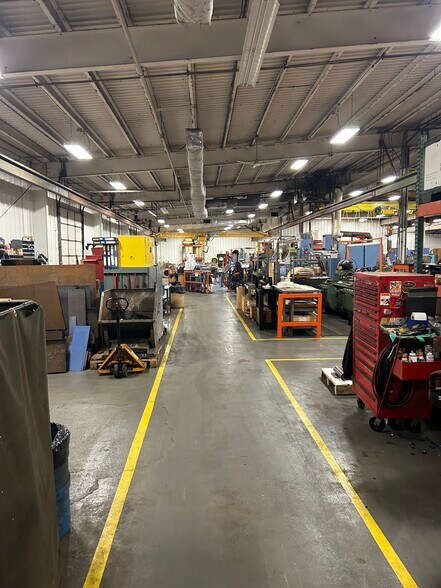 More Photos Of 600 Valley Rd, Hamburg Manufacturing For Lease