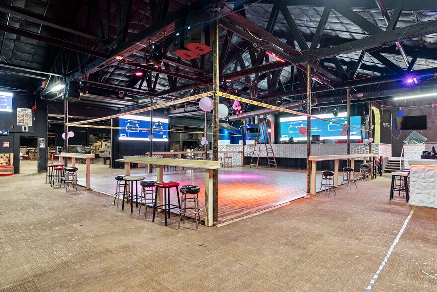 More Photos Of 13087 Hwy 271 N, Tyler Sports And Entertainment For Lease
