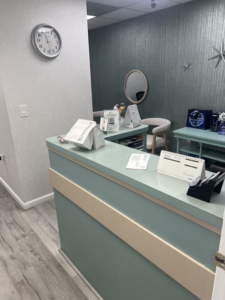 More Photos Of 49 Ridgedale Ave, East Hanover Office For Sale