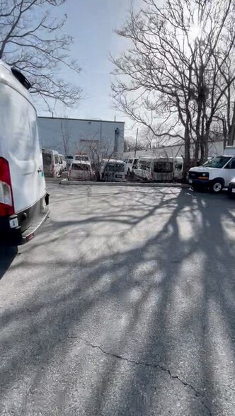 More Photos Of 586 Pleasant St, Watertown Flex For Sale