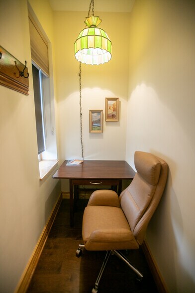 More Photos Of 201 N Main St, Elkader Flex For Sale