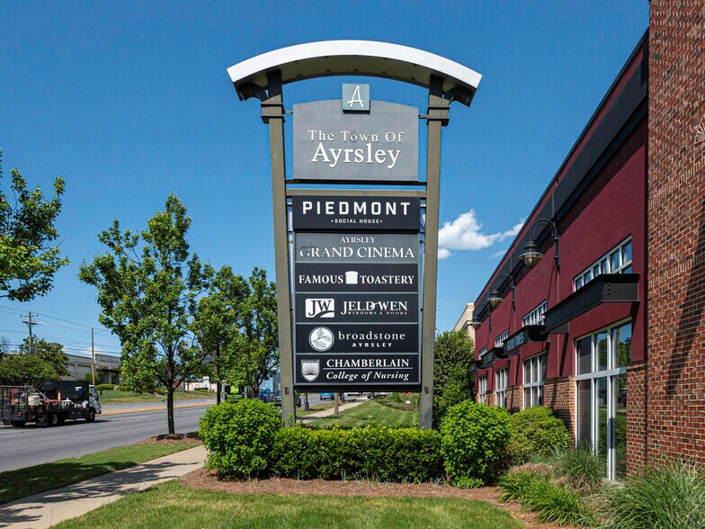 More Photos Of 2015 Ayrsley Town Blvd, Charlotte Unknown For Lease