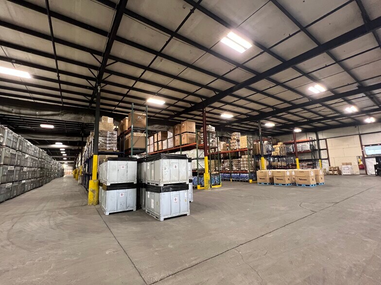 More Photos Of 1136 Dunlop Ln, Clarksville Warehouse For Lease