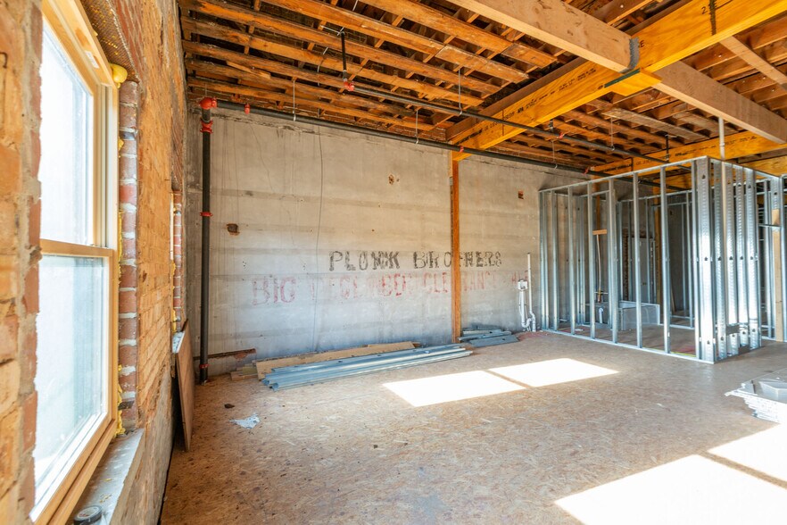 More Photos Of 222 S Railroad Ave, Kings Mountain Storefront Retail Residential For Sale