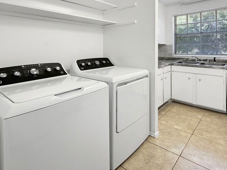 More Photos Of 508 Banyon Tree Cir, Maitland Multifamily For Sale