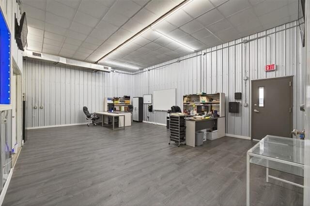 More Photos Of 3050 E Parkway St, Groves Showroom For Sale