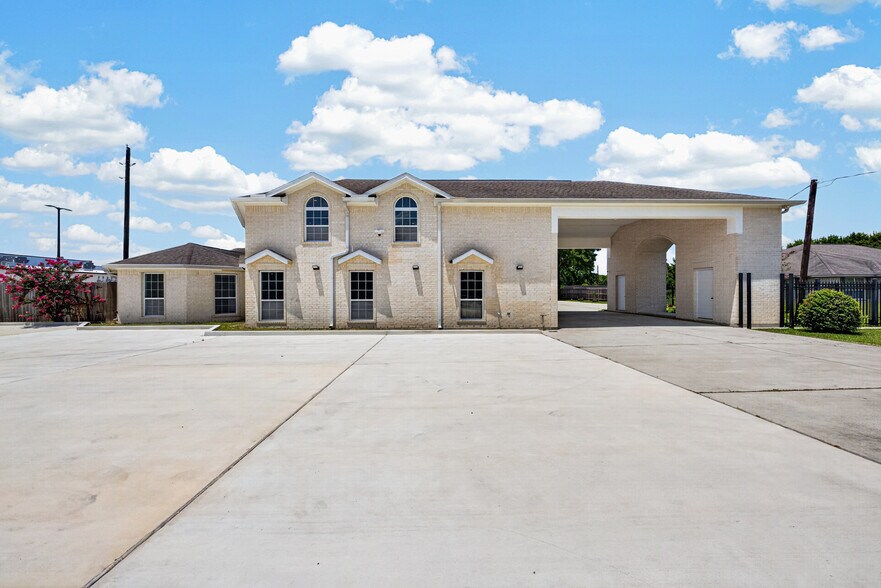 More Photos Of 26214 Hunter Ln, Katy Light Distribution For Lease