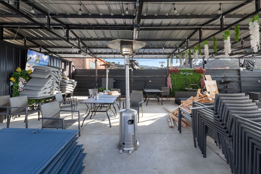 More Photos Of 9937 Commerce Ave, Tujunga Freestanding For Sale