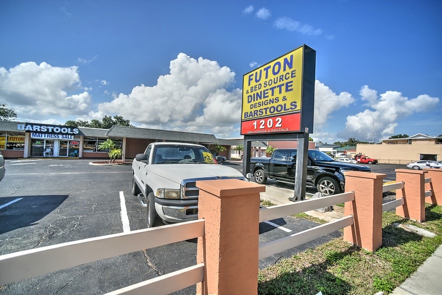 More Photos Of 1202 Ridgewood Ave, Daytona Beach General Retail For Sale