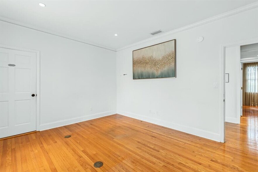 More Photos Of 1202 E Park Ave, Tallahassee Office Residential For Sale