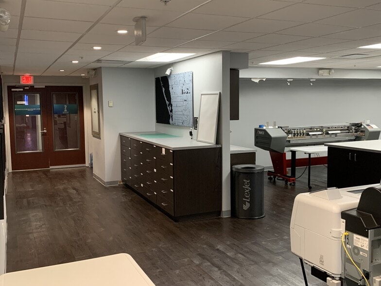 More Photos Of 1605 Main St, Sarasota Office For Lease