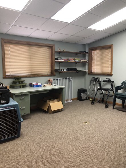 More Photos Of 1916 Sheldon Ave, Colorado Springs Distribution For Lease