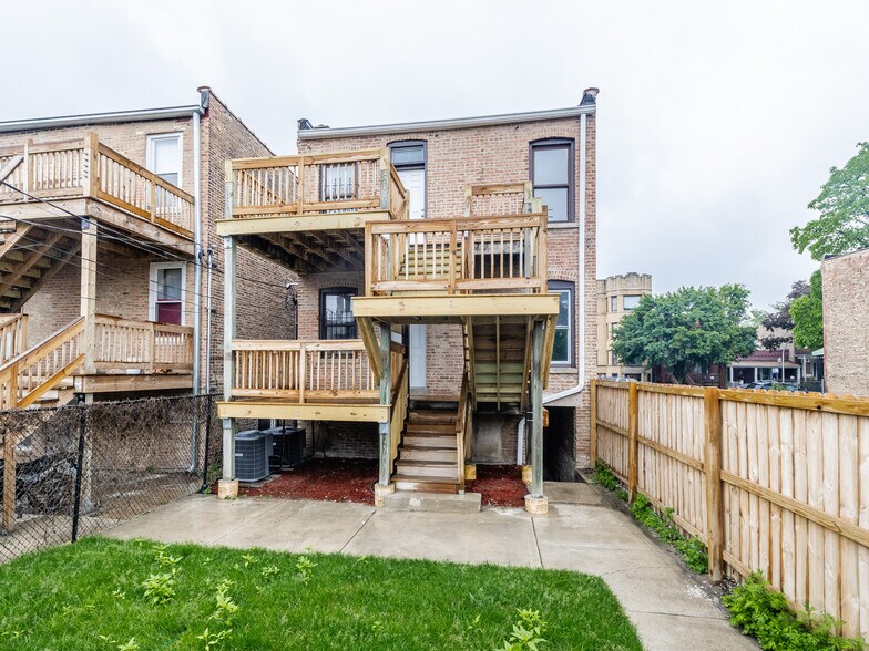 More Photos Of 3651 W Grenshaw St, Chicago Multifamily For Sale