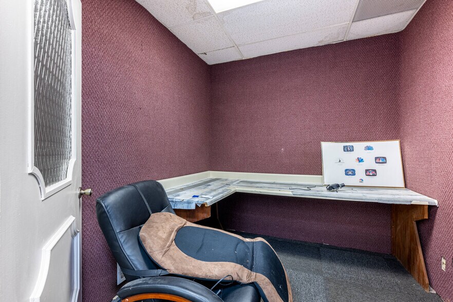 More Photos Of 6 S Smithville Rd, Dayton Office For Sale