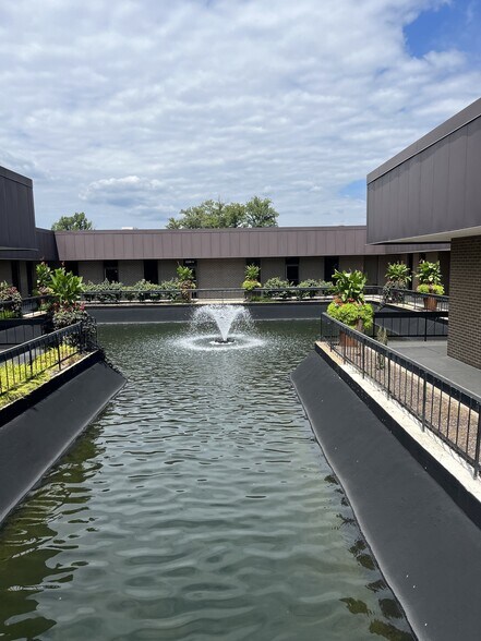 Primary Photo Of 6326 Rucker Rd, Indianapolis Medical For Lease