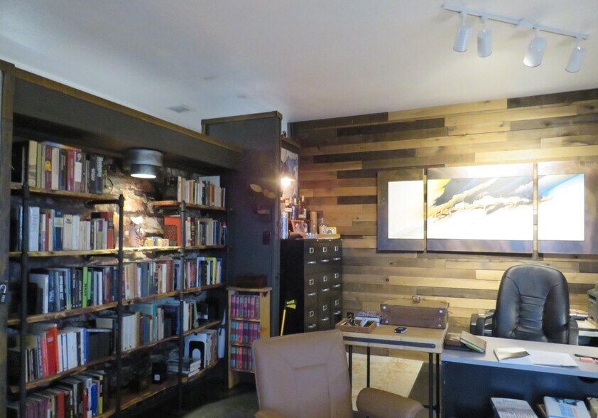 More Photos Of 1157 Circulo Mercado, Nogales Medical For Sale