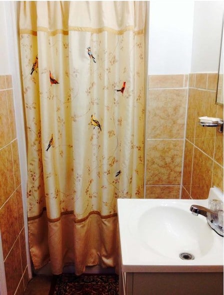 More Photos Of 1043 US Highway 206, Bordentown Hotel For Sale