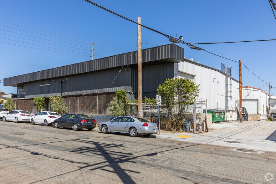 More Photos Of 2707 Boston Ave, San Diego Warehouse For Lease